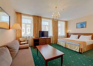 Гостиница Агни Санкт-Петербург Двухместный улучшенный номер с видом на ул.Маяковского-2