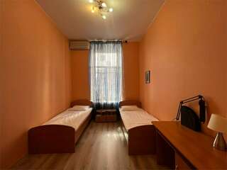 Гостиница Агни Санкт-Петербург Четырехкомнатная квартира с отдельным входом Невский 90-10